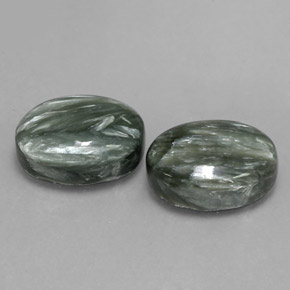 Pedras preciosas de Serafinita Exército verde natural de 13.36 ct, Corte Oval, Opaco