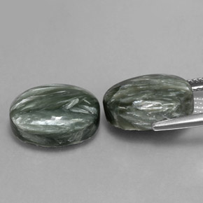 Pedras preciosas de Serafinita Exército verde natural de 13.36 ct, Corte Oval, Opaco