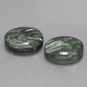 Pedras preciosas de serafinita verde natural de 13,50 ct, corte oval, opaco