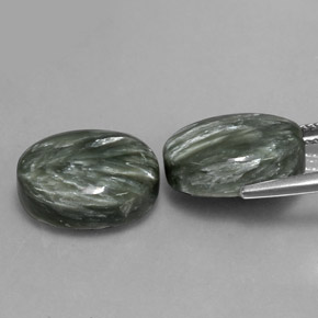 Pedras preciosas de serafinita verde natural de 13,50 ct, corte oval, opaco