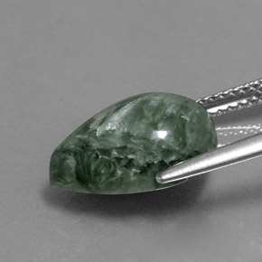 Serafinita verde natural 4,54ct, formato de pêra, opaco