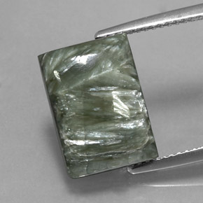 Serafinita verde natural 7,63ct, baguete, opaco