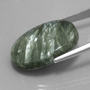 Serafinita verde natural 20,25ct, corte oval, opaco