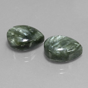 Pedras preciosas de serafinita verde natural de  ct, formato de pêra, opaco