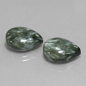 Pedras preciosas de serafinita verde natural de  ct, formato de pêra, opaco