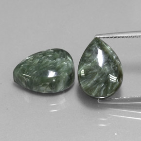 Pedras preciosas de serafinita verde natural de  ct, formato de pêra, opaco