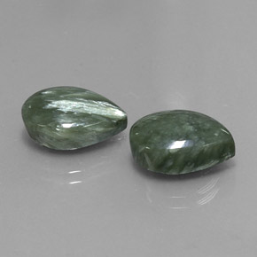 Pedras preciosas de serafinita verde natural de 10,07 ct, formato de pêra, opaco