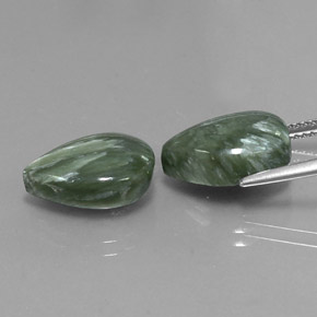 Pedras preciosas de serafinita verde natural de 10,07 ct, formato de pêra, opaco