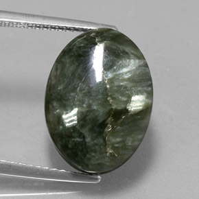 Serafinita verde natural 9,33ct, corte oval, opaco