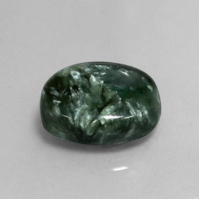 Serafinita verde natural 7,60ct, corte oval, opaco