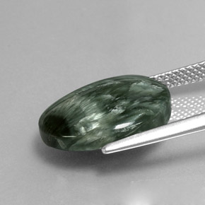 Serafinita verde natural 6,11ct, corte oval, opaco