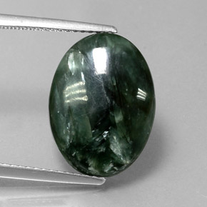 Serafinita verde natural 8,76ct, corte oval, opaco