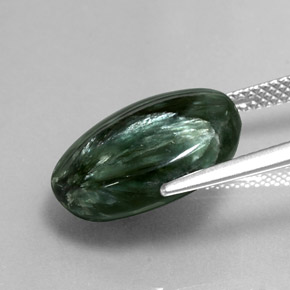 Serafinita verde natural 8,76ct, corte oval, opaco