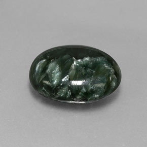Serafinita verde natural 6,46ct, corte oval, opaco