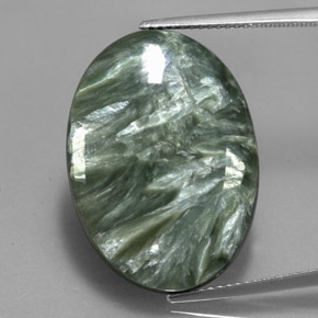Serafinita verde natural 17,29ct, corte oval, opaco