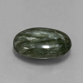 Serafinita verde natural 5,60ct, corte oval, opaco