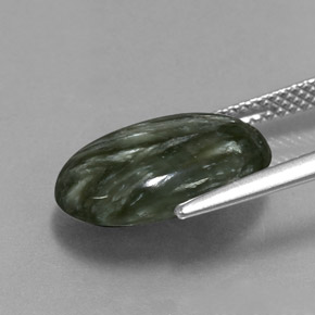 Serafinita verde natural 5,60ct, corte oval, opaco