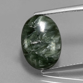Serafinita verde natural 5,06ct, corte oval, opaco
