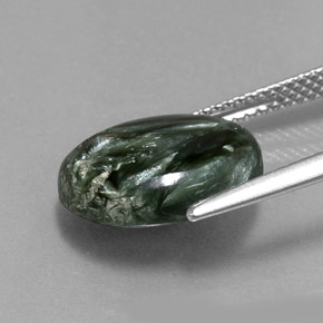 Serafinita verde natural 5,08ct, corte oval, opaco
