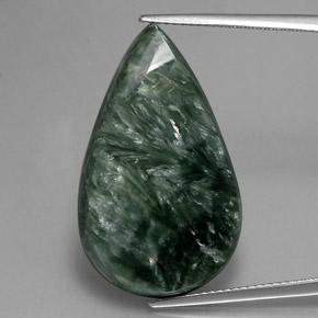 Serafinita verde natural 19,58ct, formato de pêra, opaco