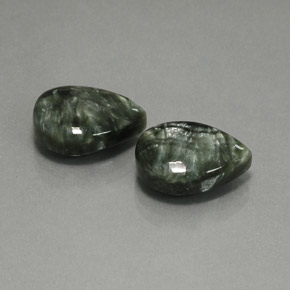 Pedras preciosas de serafinita verde natural de  ct, formato de pêra, opaco