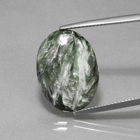 Serafinita verde natural 9,28ct, corte oval, opaco