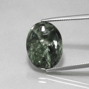 Serafinita verde natural 9,52ct, corte oval, opaco