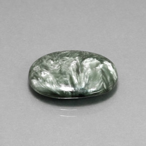 Serafinita verde natural 8,72ct, corte oval, opaco