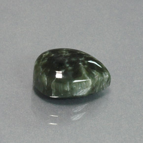 Serafinita verde natural 5,93ct, formato de pêra, opaco