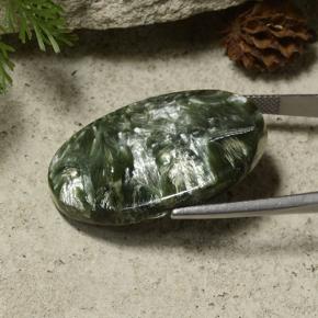 Serafinita Verde Terroso Natural 35.44ct, Corte Oval, Opaco