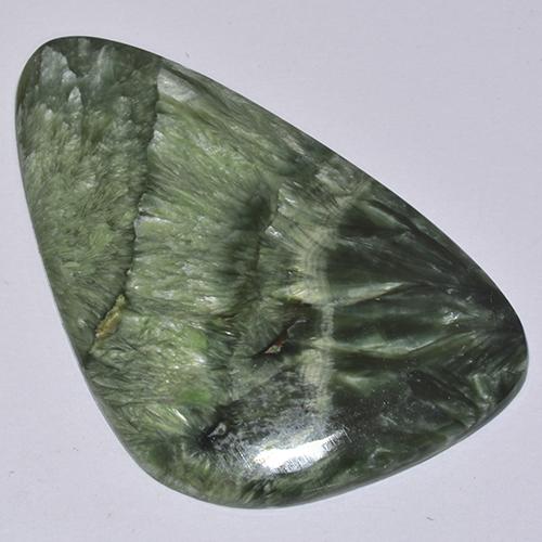 Serafinita verde natural 21,43ct, forma extravagante, opaco