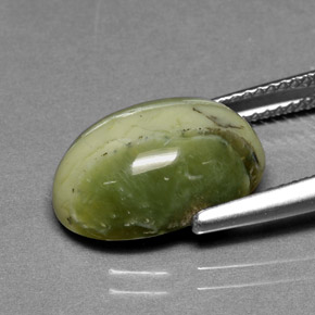Serpentina verde natural 5,70ct, corte oval, opaco