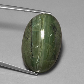 Serpentina verde natural 36,66ct, corte oval, opaco