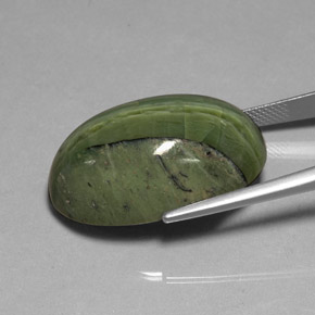 Serpentina verde natural 36,66ct, corte oval, opaco