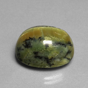 Serpentina verde natural 10,26ct, corte oval, opaco