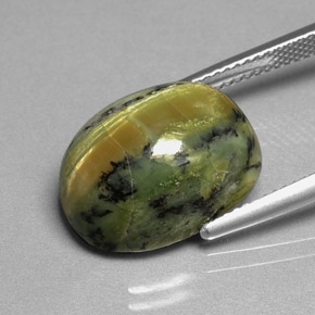 Serpentina verde natural 10,26ct, corte oval, opaco