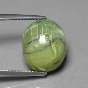 Serpentina verde natural 8,56ct, corte oval, opaco