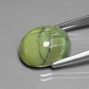 Serpentina verde natural 8,56ct, corte oval, opaco