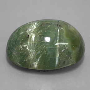 Serpentina verde natural 42,50ct, corte oval, opaco