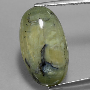 Serpentina verde natural 9,95ct, corte oval, opaco