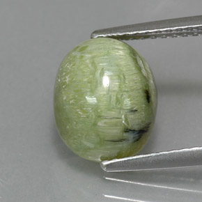 Serpentina verde natural 2,57ct, corte oval, opaco