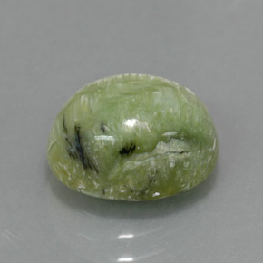 Serpentina verde natural 2,57ct, corte oval, opaco