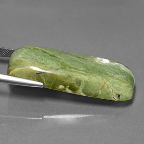 Serpentina Verde amarelado Natural 39.11ct, Almofada cortada, Opaco