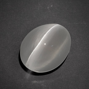 Sillimanite cat's eye cinza natural 7,96ct, corte oval, translúcido