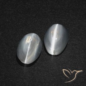 Pedras preciosas de Sillimanita Olho de Gato Branco claro natural de 2.47 ct, oval, Translúcido