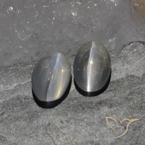 Pedras preciosas de Sillimanita Olho de Gato Cinza muito claro natural de 1.97 ct, oval, Translúcido