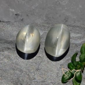 Pedras preciosas de Sillimanita Olho de Gato branco quente natural de 2.94 ct, oval, Translúcido
