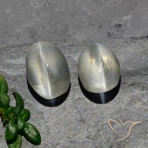 Pedras preciosas de Sillimanita Olho de Gato branco quente natural de 2.94 ct, oval, Translúcido