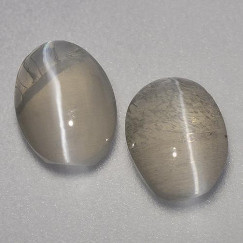 Olho de gato oval silimanita 1,95 quilates, 7,1 x 5,3 mm de Madagascar, Photo A