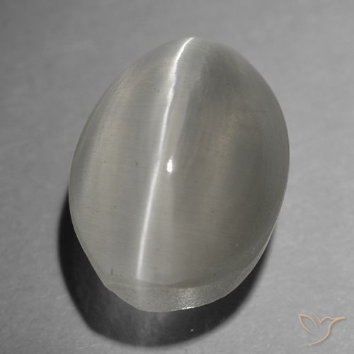 Olho de gato oval silimanita 1,65 quilates, 7,5 x 5,7 mm de Madagascar, Photo A
